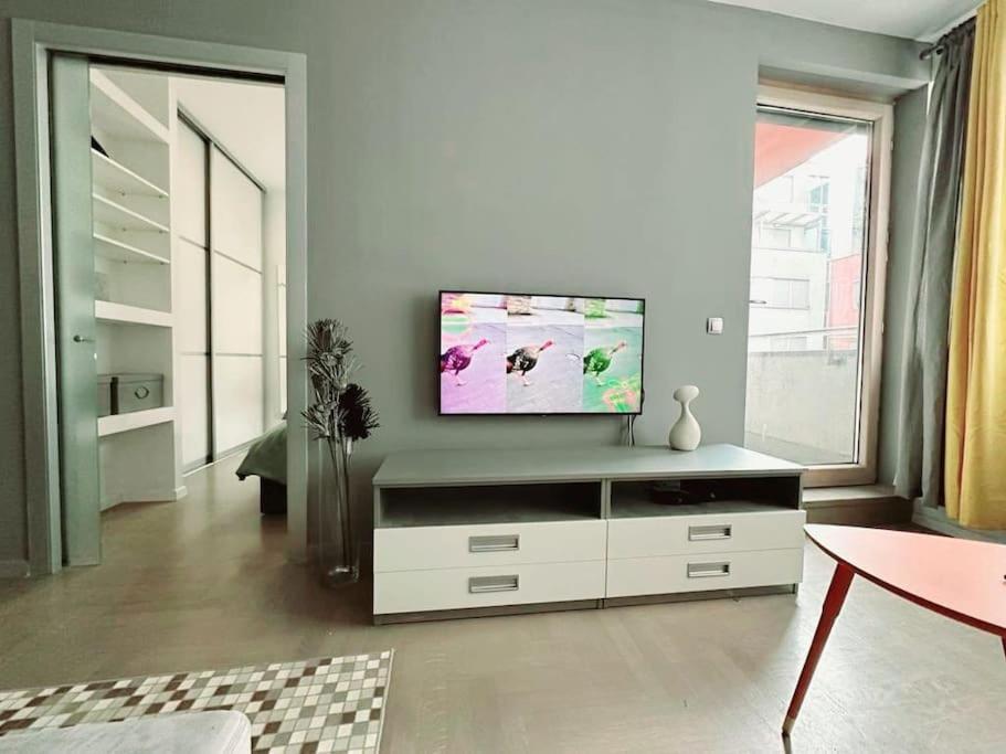 Urban Oasis: Stylish Retreat