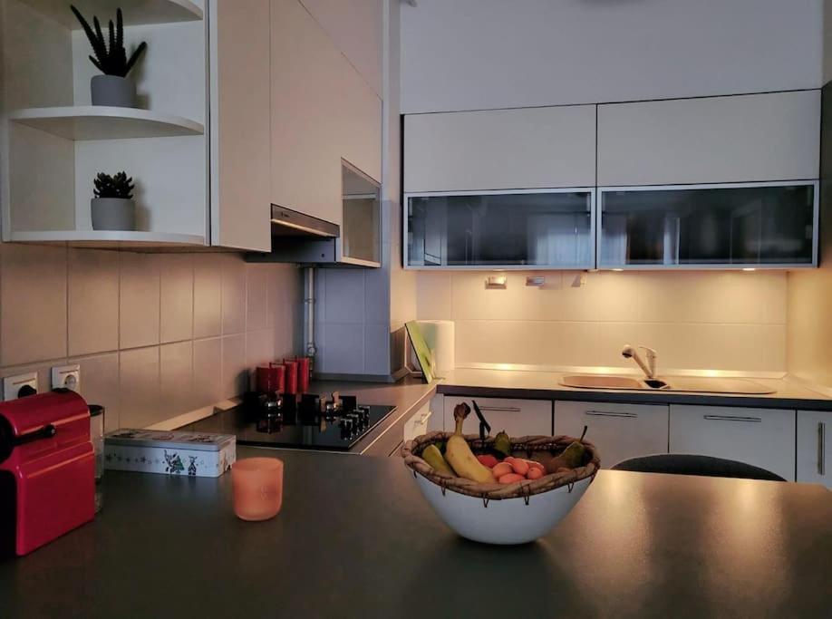 Apartma Urban Oasis: Stylish Retreat *